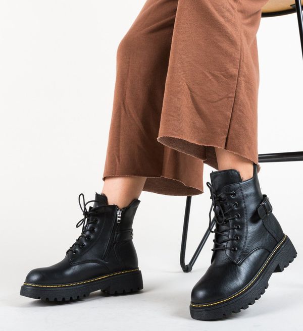 Maria Боти Triplak Черни