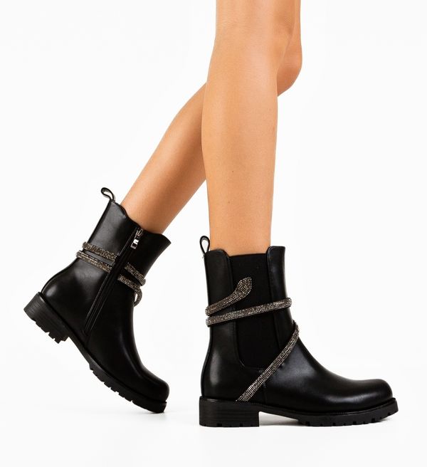 Ali Боти Tucker Черни