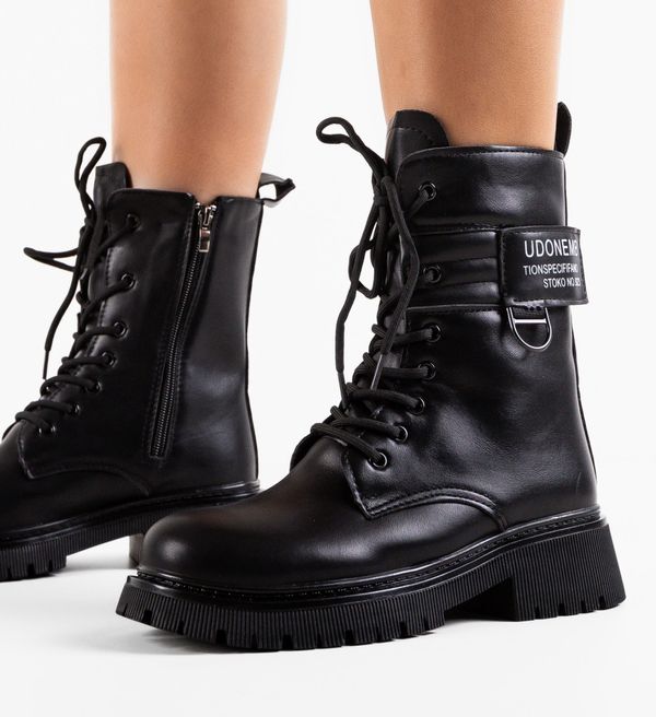 Zoha Боти Udonem Черни