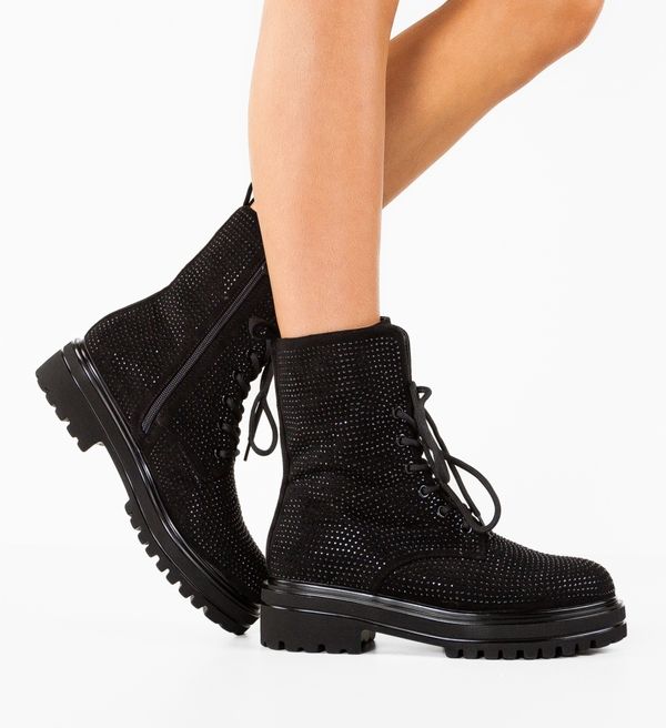 Ali Боти Vang Черни