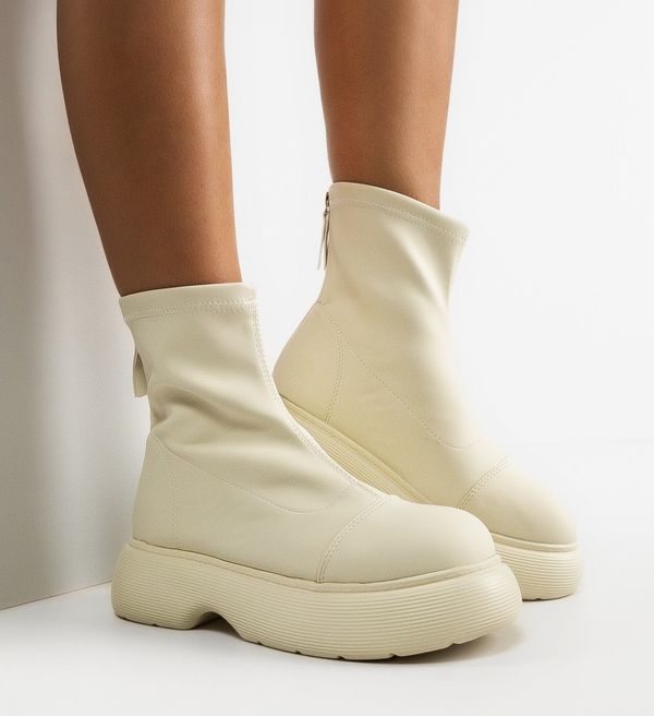 Wow Shoes Боти Vyvyanko Бежов