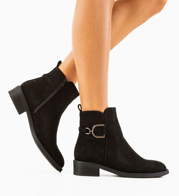 Ali Боти Warner Черни