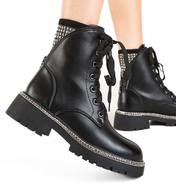 Ali Боти Waters Черни