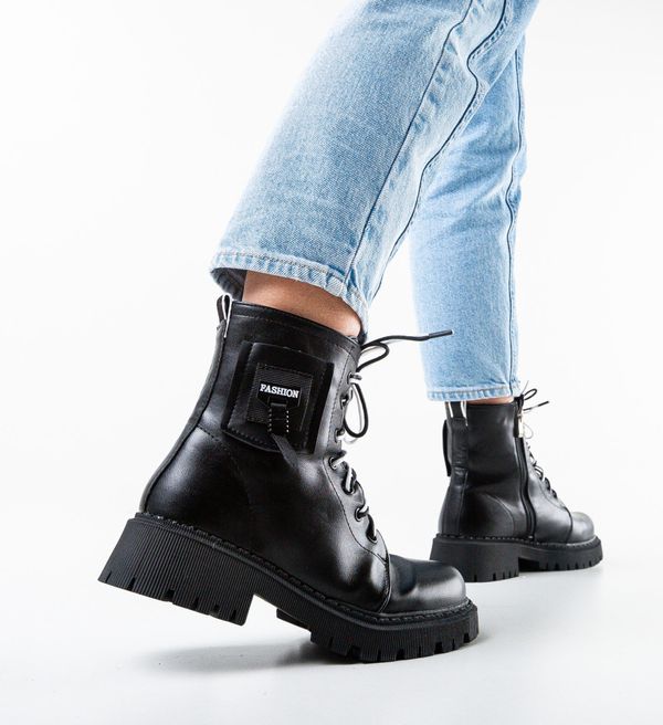 Zoha Боти Yousaf Черни