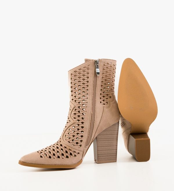 Mei Ботини Allaka Бежов