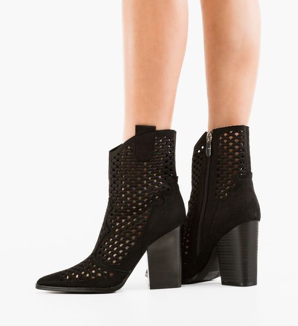 Mei Ботини Allaka Черни