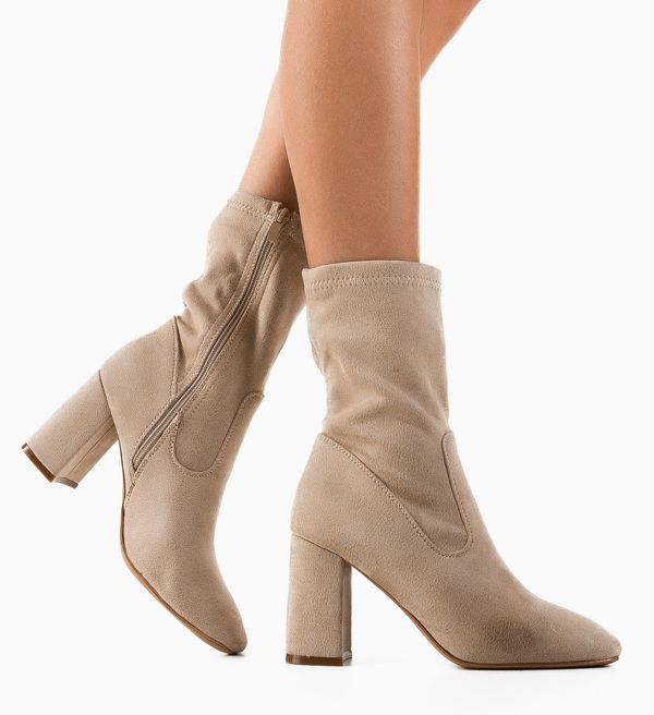 Ali Ботини Aust Бежов