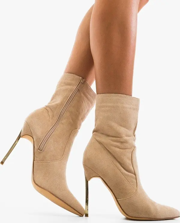 Botinelli Ботини Beinar Бежов