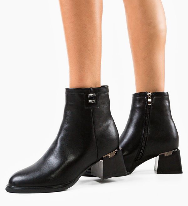 Zoha Ботини Berenice Черни