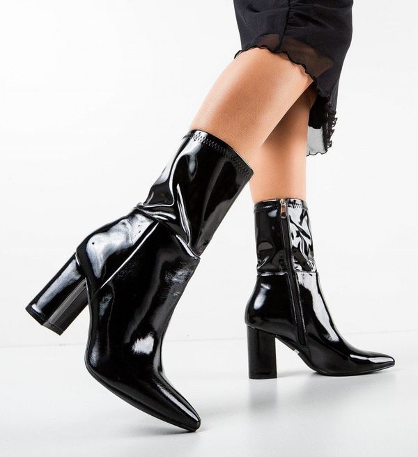 Carolie Ботини Byrne Черни