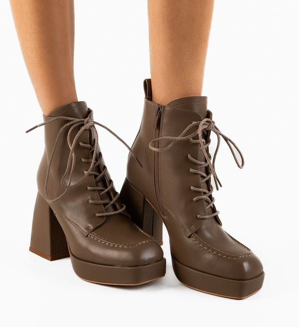 Ali Ботини Chisom Каки