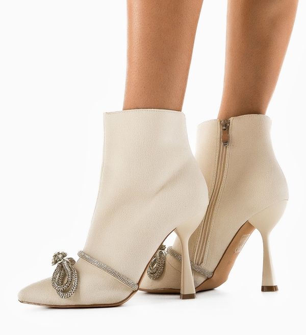 Ali Ботини Csorba Бели