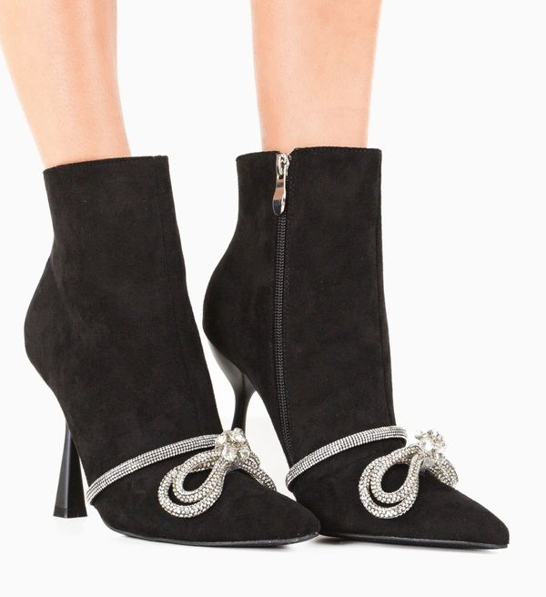 Ali Ботини Csorba Черни