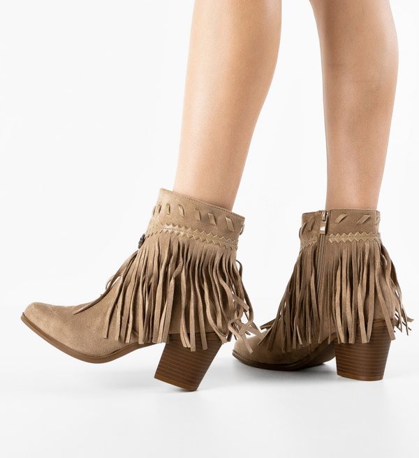 Cristina Ботини Ebro Каки