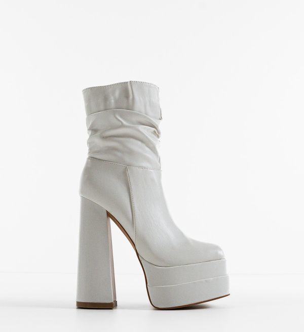Ali Ботини Eliza Бели