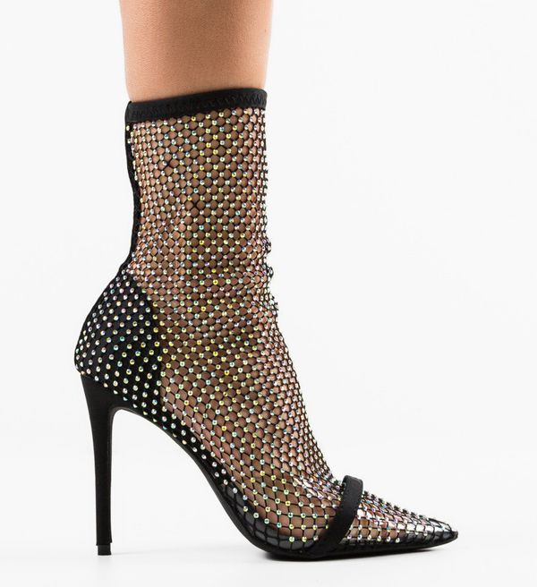 Ali Ботини Fiona Черни