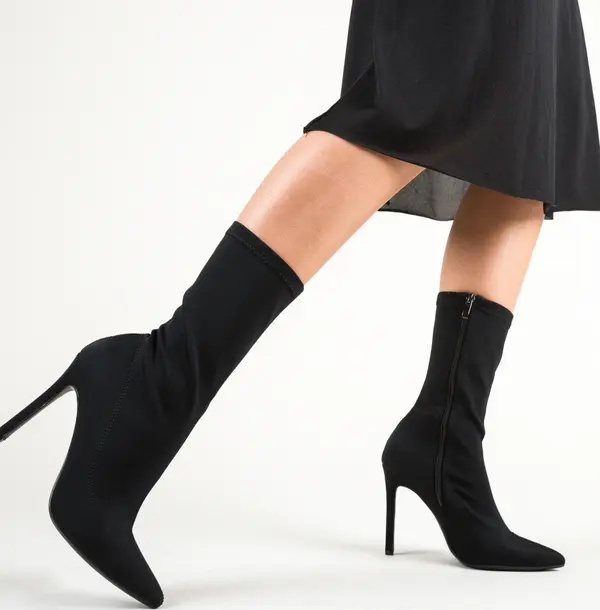 Ali Ботини Hugo Черни