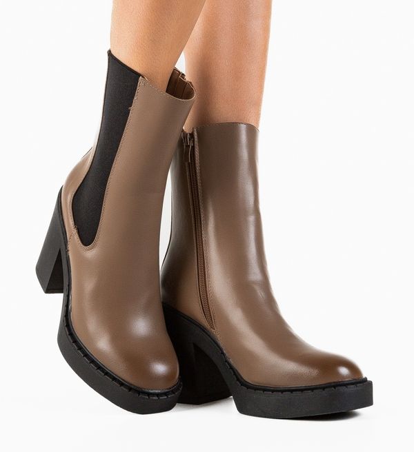 Ali Ботини Justi Кафяв