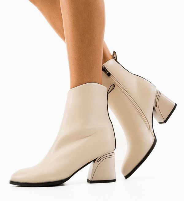 Mei Ботини Kara Бежов