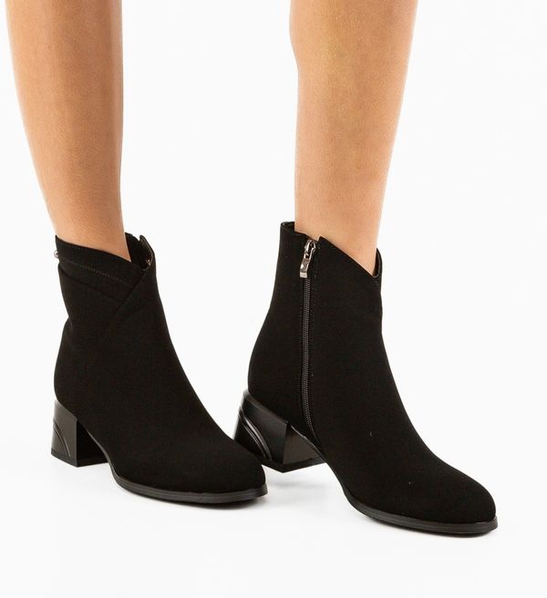 Mei Ботини Kusat Черни