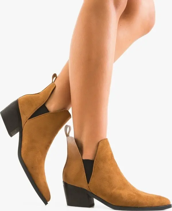 Ali Ботини Lance Камел