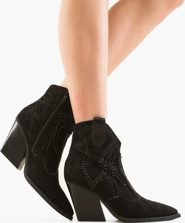 Ali Ботини Leila Черни
