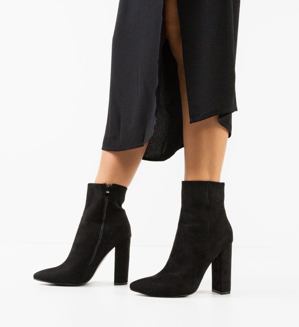 Ali Ботини Leo Черни