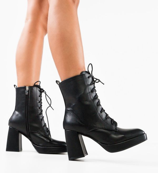 Mei Ботини Lera Черни