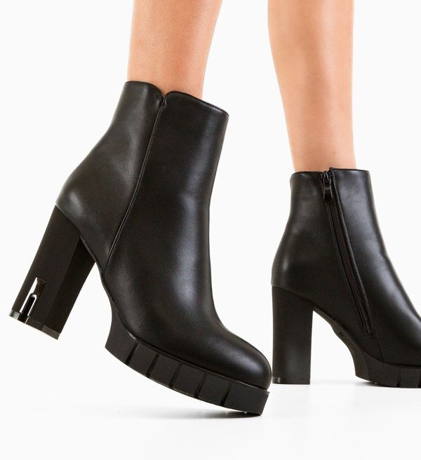 Mei Ботини Magya Черни