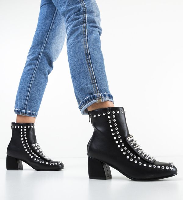 Ali Ботини Mcclain Черни