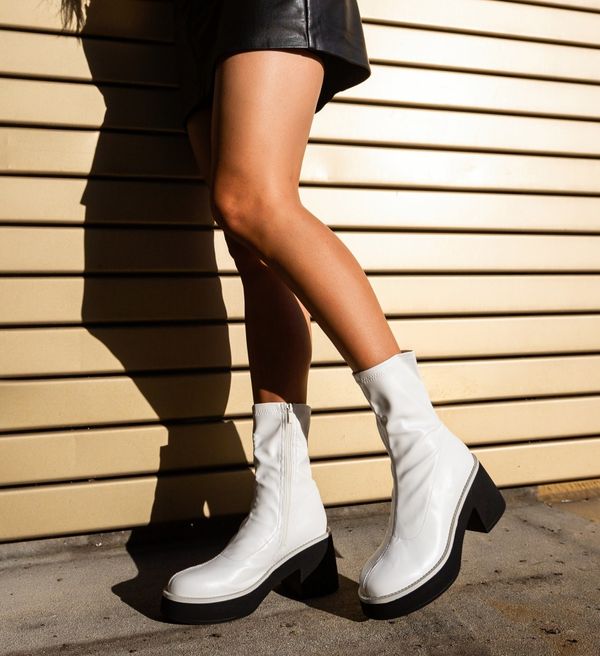 Ali Ботини Naom Бели