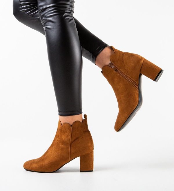 Botinelli Ботини Navarro Камел