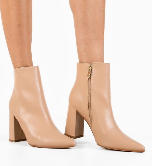 Ali Ботини Omar Бежов