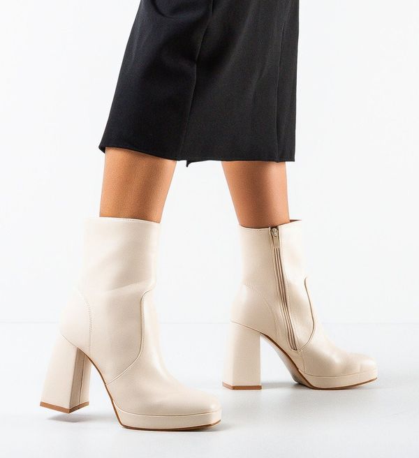 Ali Ботини Owais Бежов