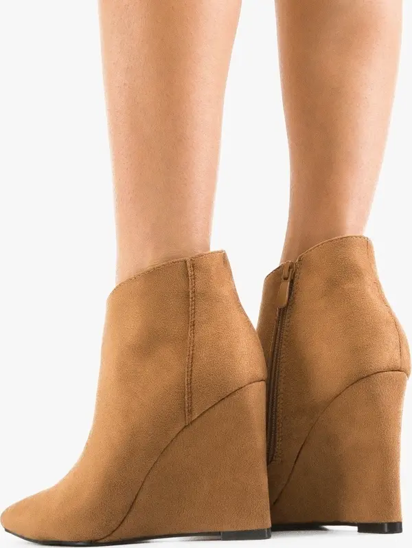 Ali Ботини Patton Камел