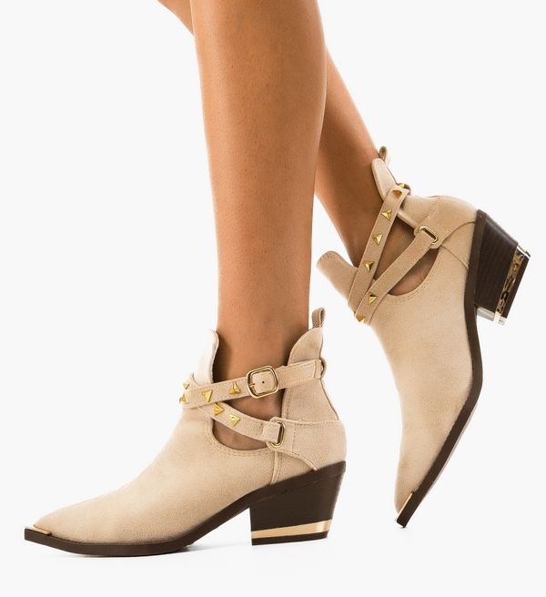 Ali Ботини Qamar Бежов