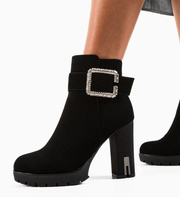 Ali Ботини Sadia Черни