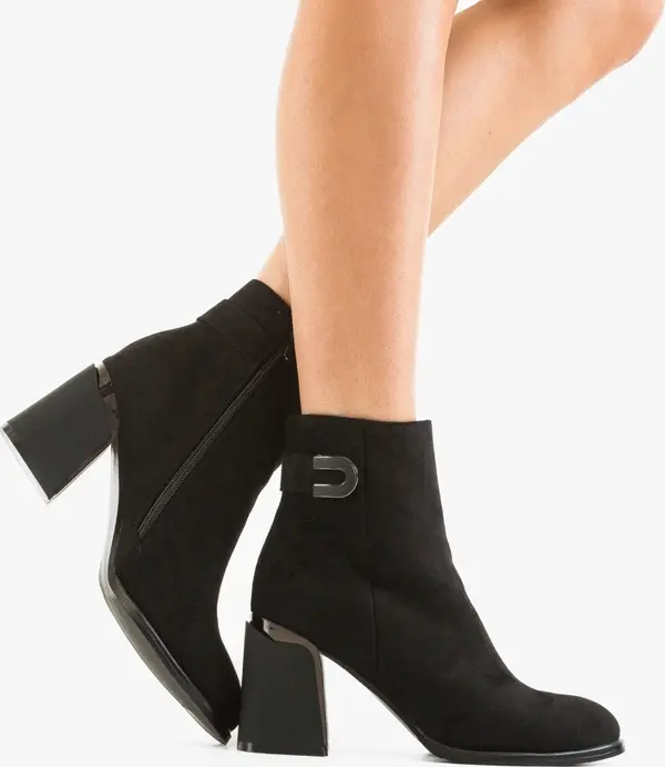 Carolie Ботини Sammy Черни