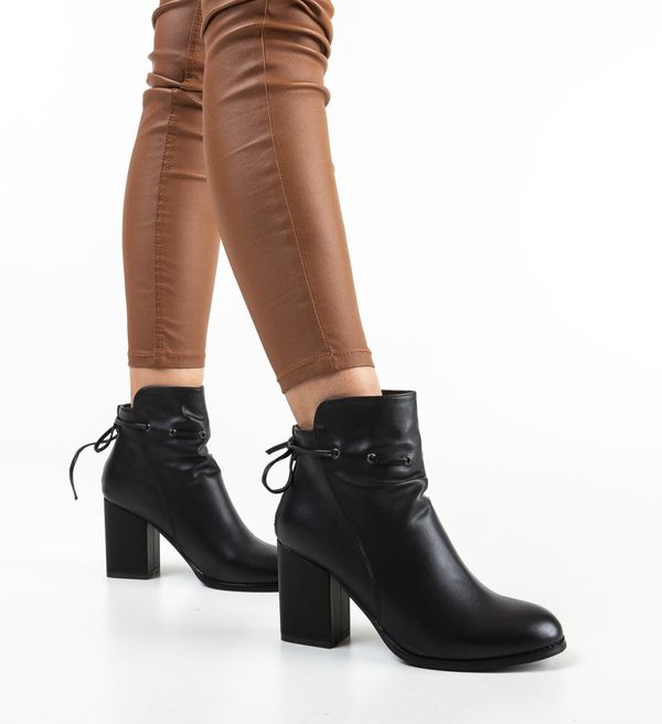 Ali Ботини Tayler Черни