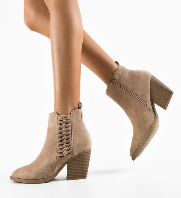 Cristina Ботини Thondup Бежов