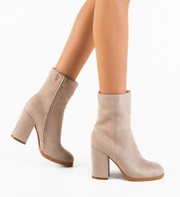 Ali Ботини Tshepo Бежов