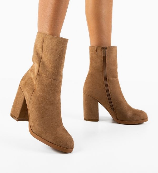 Ali Ботини Tshepo Камел