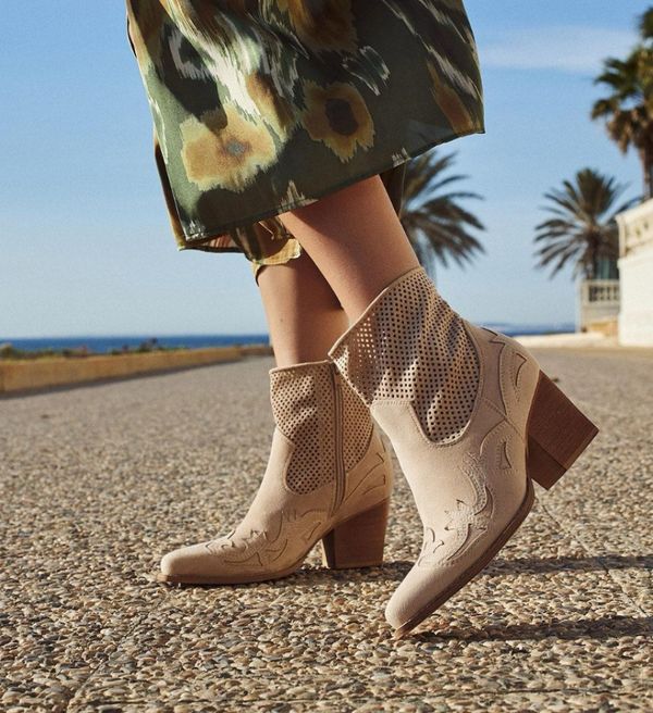 Cristina Ботини Unoqua Бежов