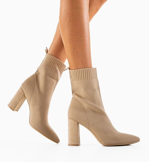 Ali Ботини Vlasta Бежов