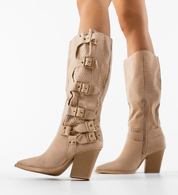 Ali Ботуши Artie Бежов