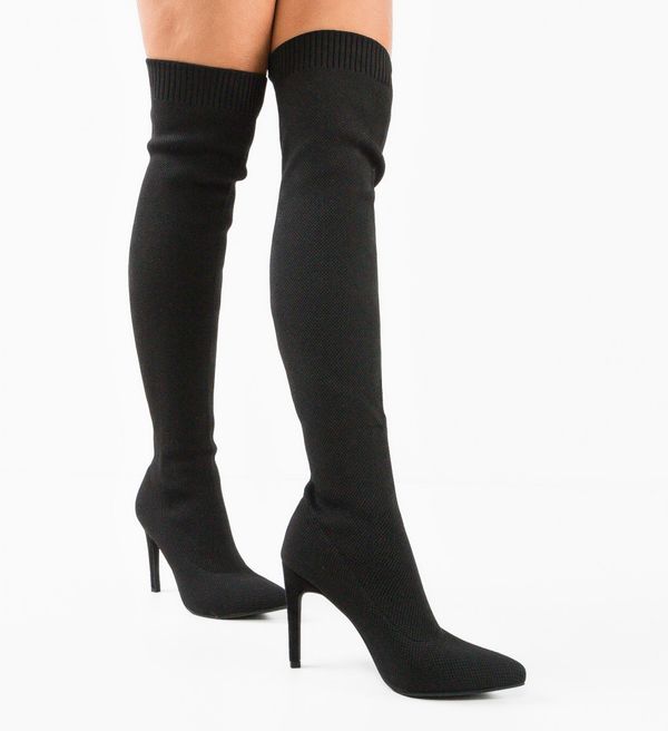 Ali Ботуши Aston Черни