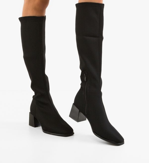 Ali Ботуши Carmel Черни