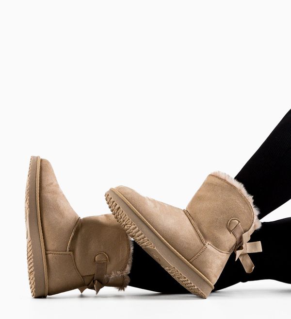 Ali Ботуши Conn Бежов