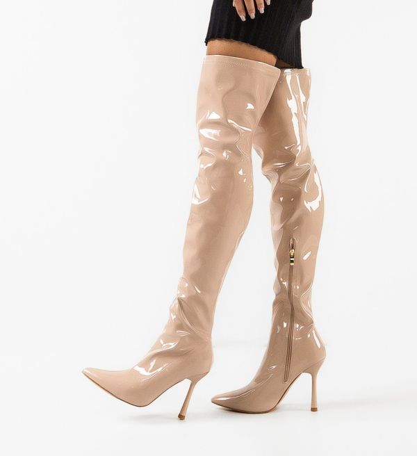 Ali Ботуши Estes Бежов