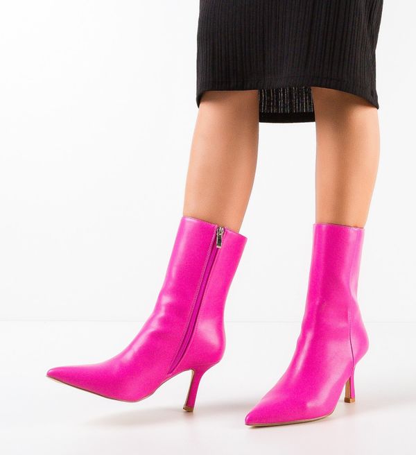 Ali Ботуши Imaan Розов